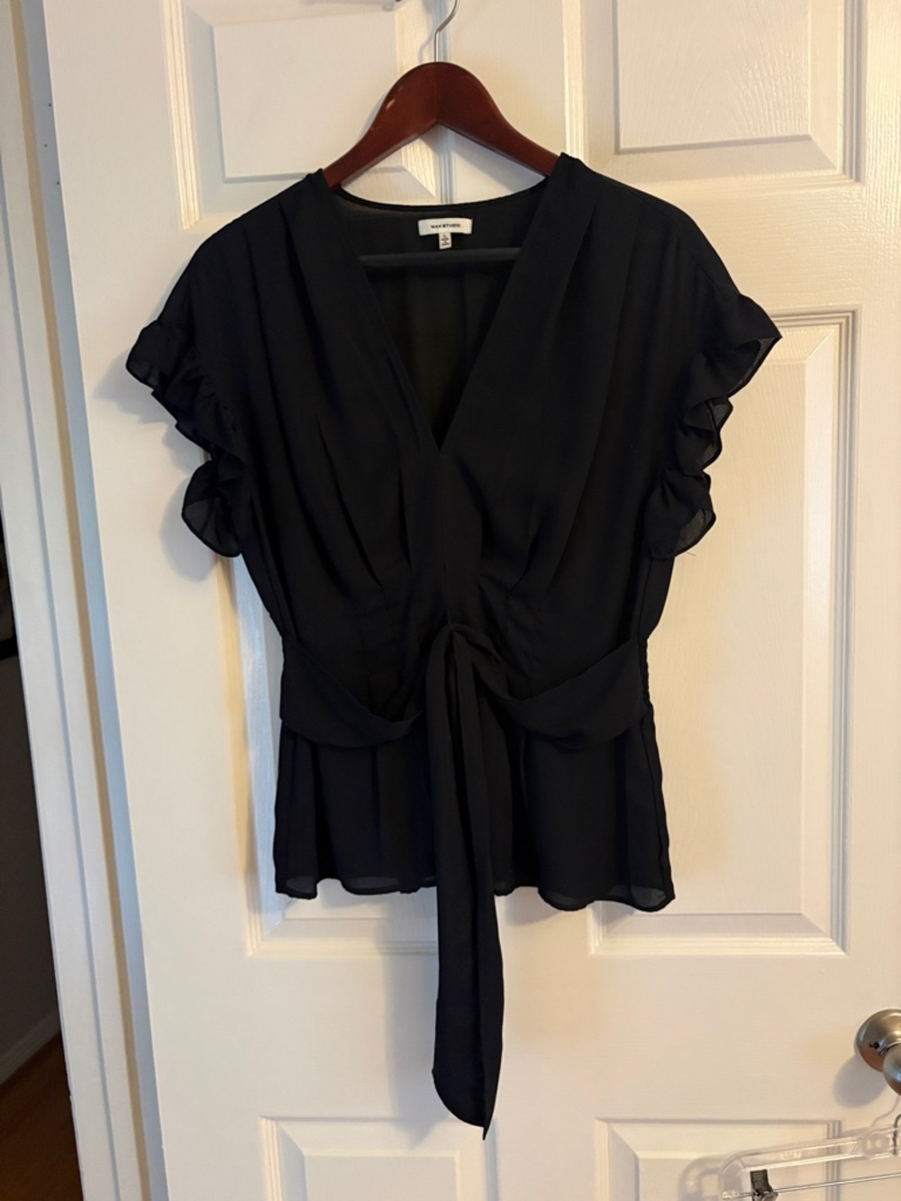 Max Studio Black Tie-Front Ruffle Sleeve Blouse, size large